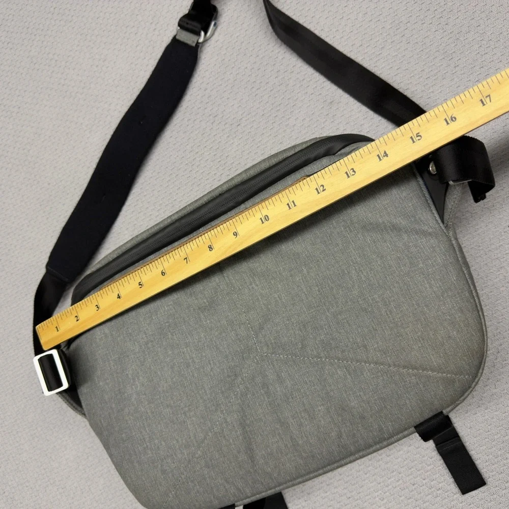 Peak Design Everyday Sling 10L V1 Gray Shoulder Bag Camera Travel Dividers